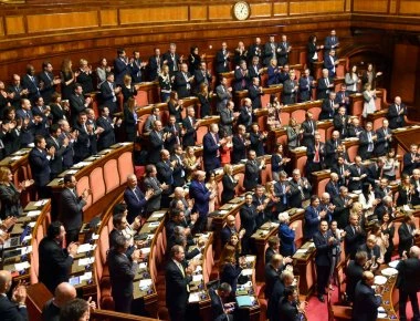 Deutsche Welle: «Αίσιο τέλος για τον ιταλικό προϋπολογισμό»